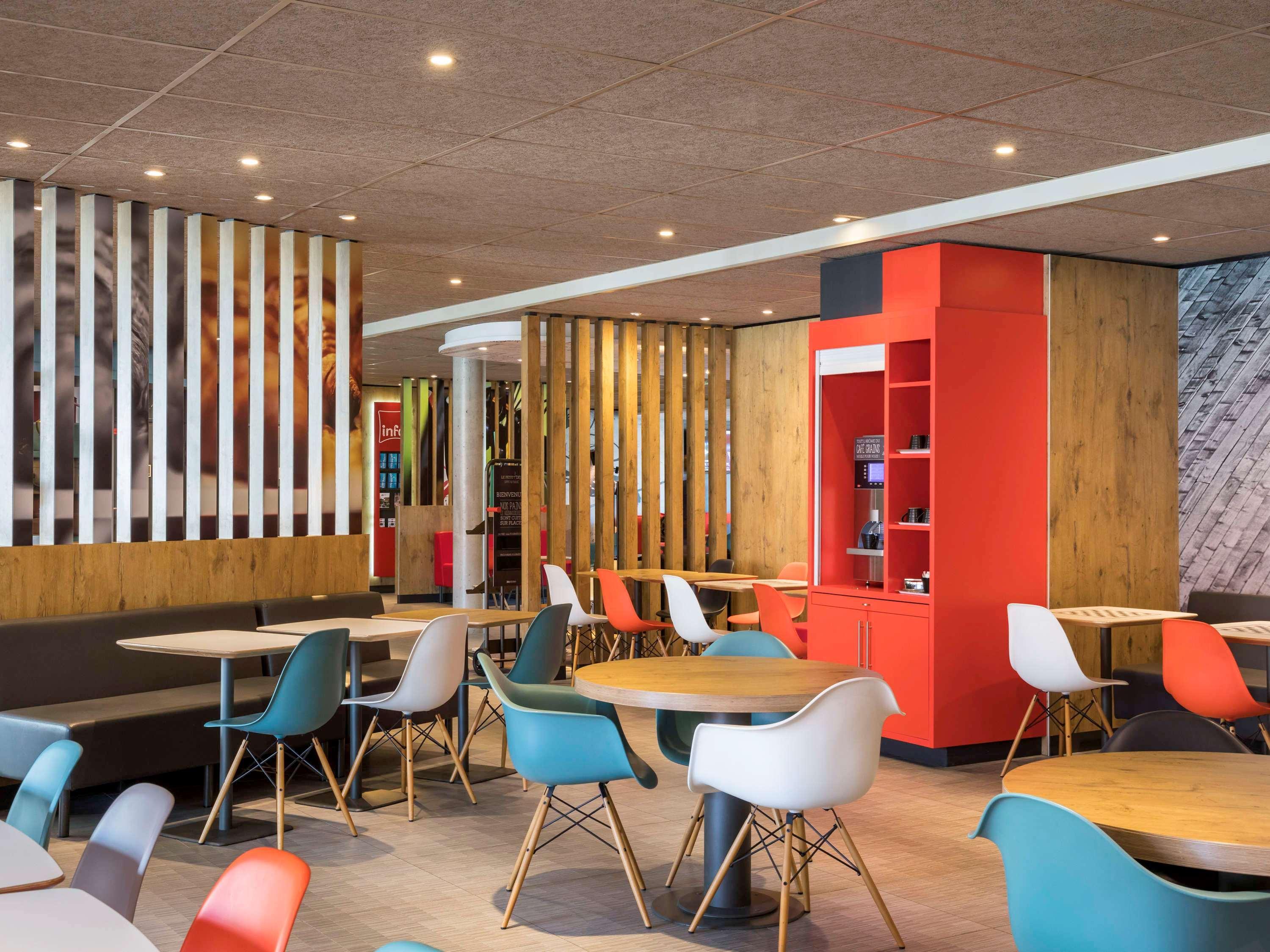 Hotel ibis Saint Quentin en Yvelines - Vélodrome Montigny-le-Bretonneux Exterior foto