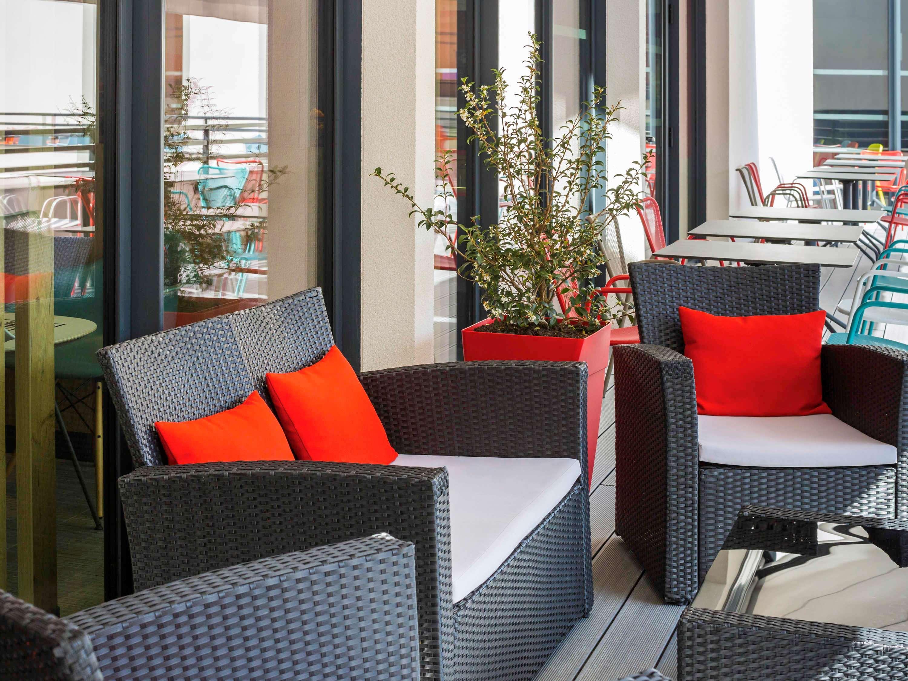Hotel ibis Saint Quentin en Yvelines - Vélodrome Montigny-le-Bretonneux Exterior foto