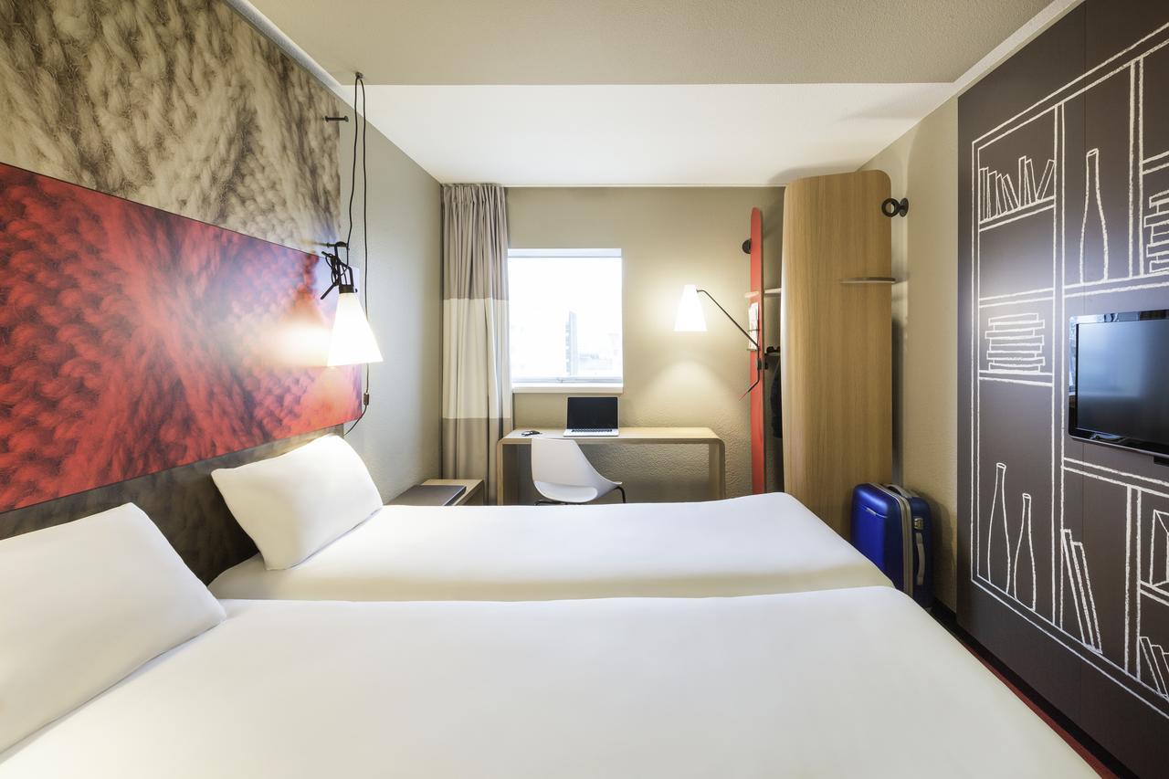 Hotel ibis Saint Quentin en Yvelines - Vélodrome Montigny-le-Bretonneux Exterior foto