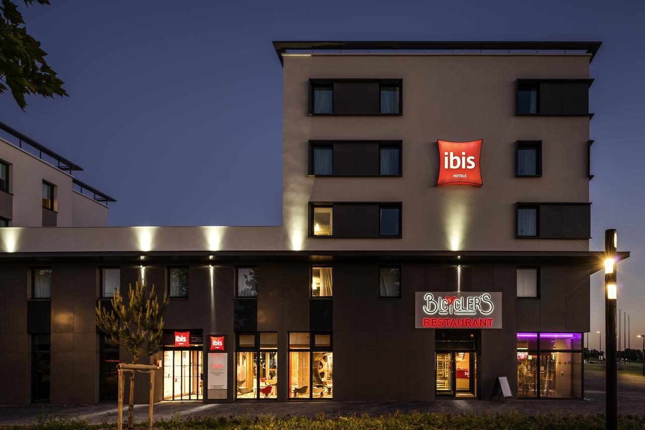 Hotel ibis Saint Quentin en Yvelines - Vélodrome Montigny-le-Bretonneux Exterior foto